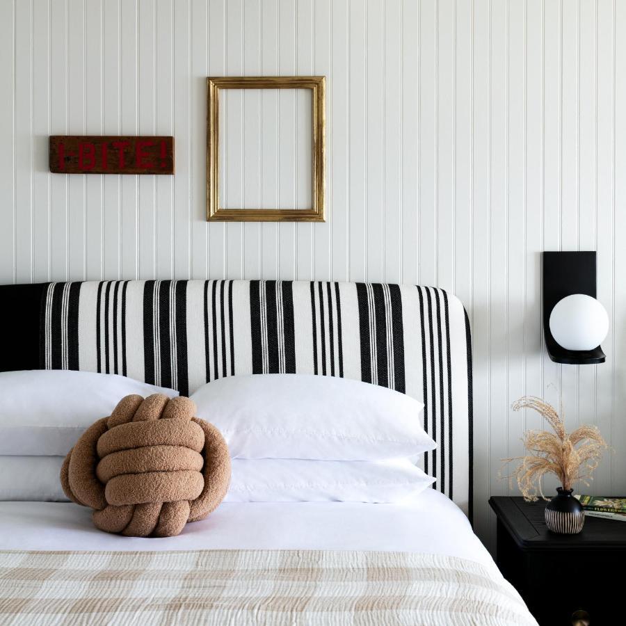 Bluebird Ocean Point Inn Esterno foto