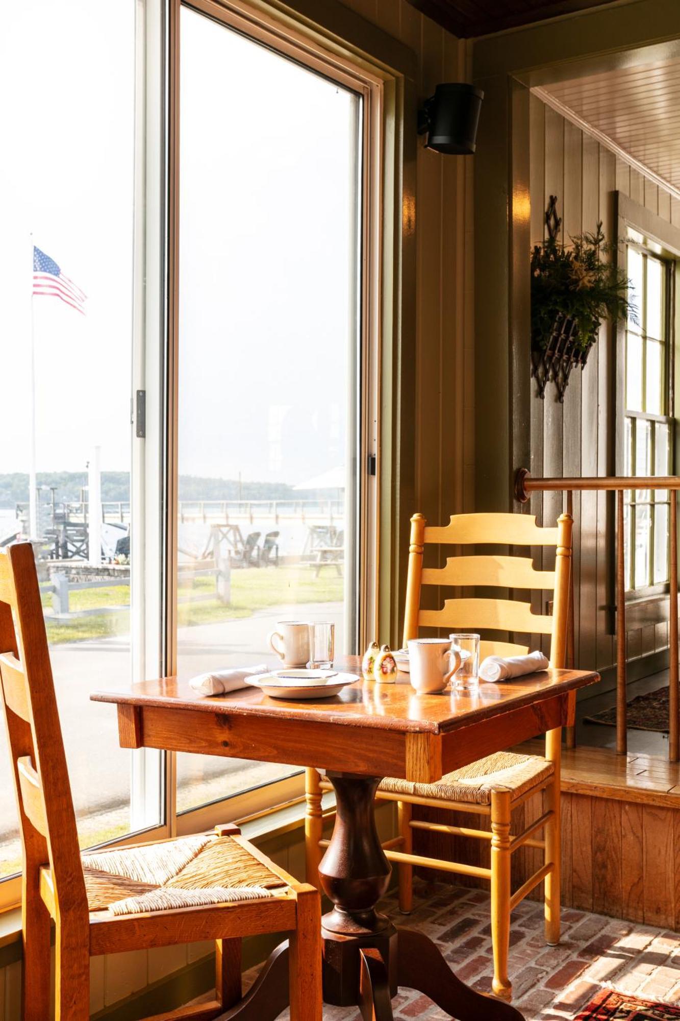 Bluebird Ocean Point Inn Esterno foto