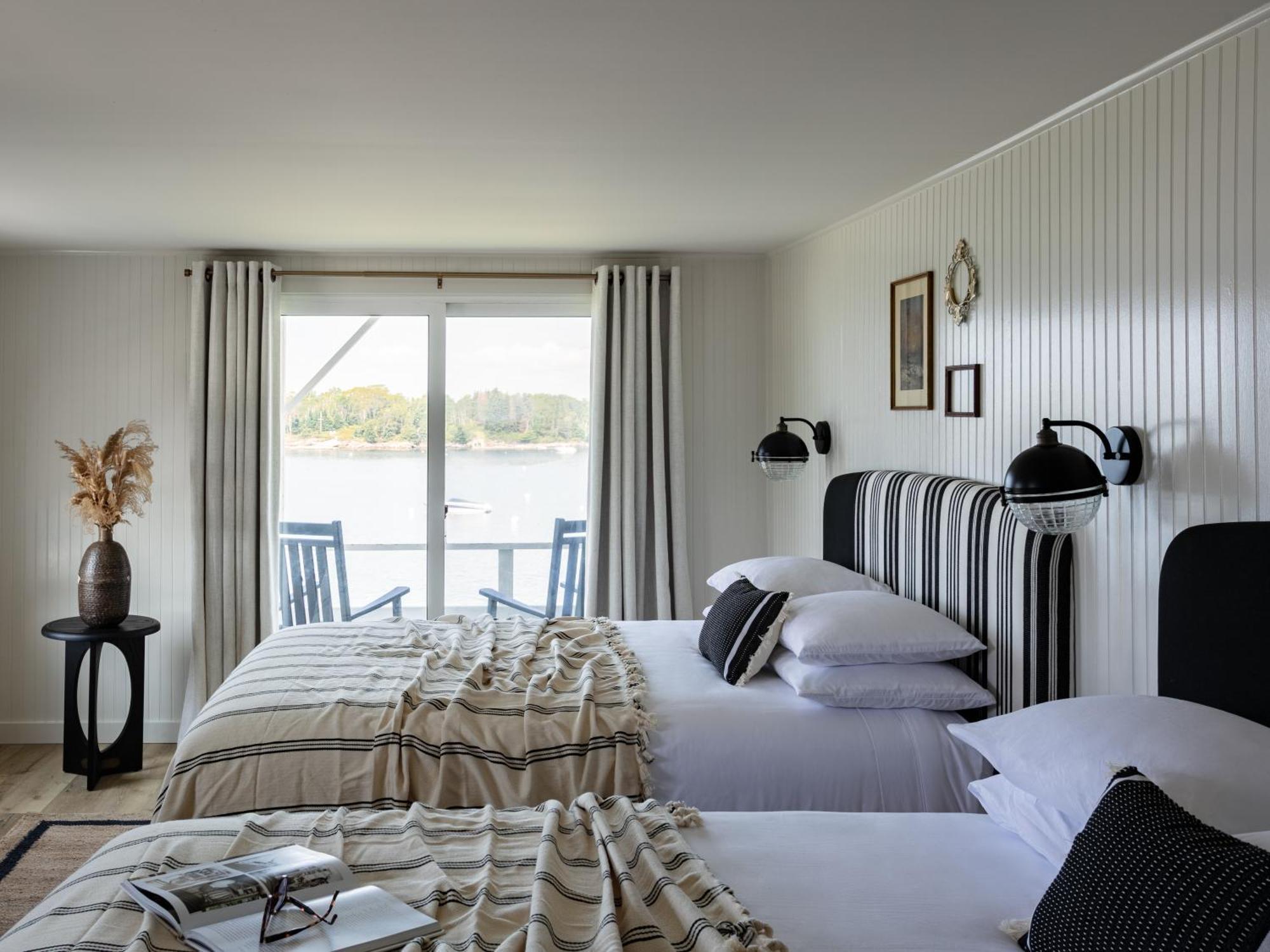 Bluebird Ocean Point Inn Esterno foto