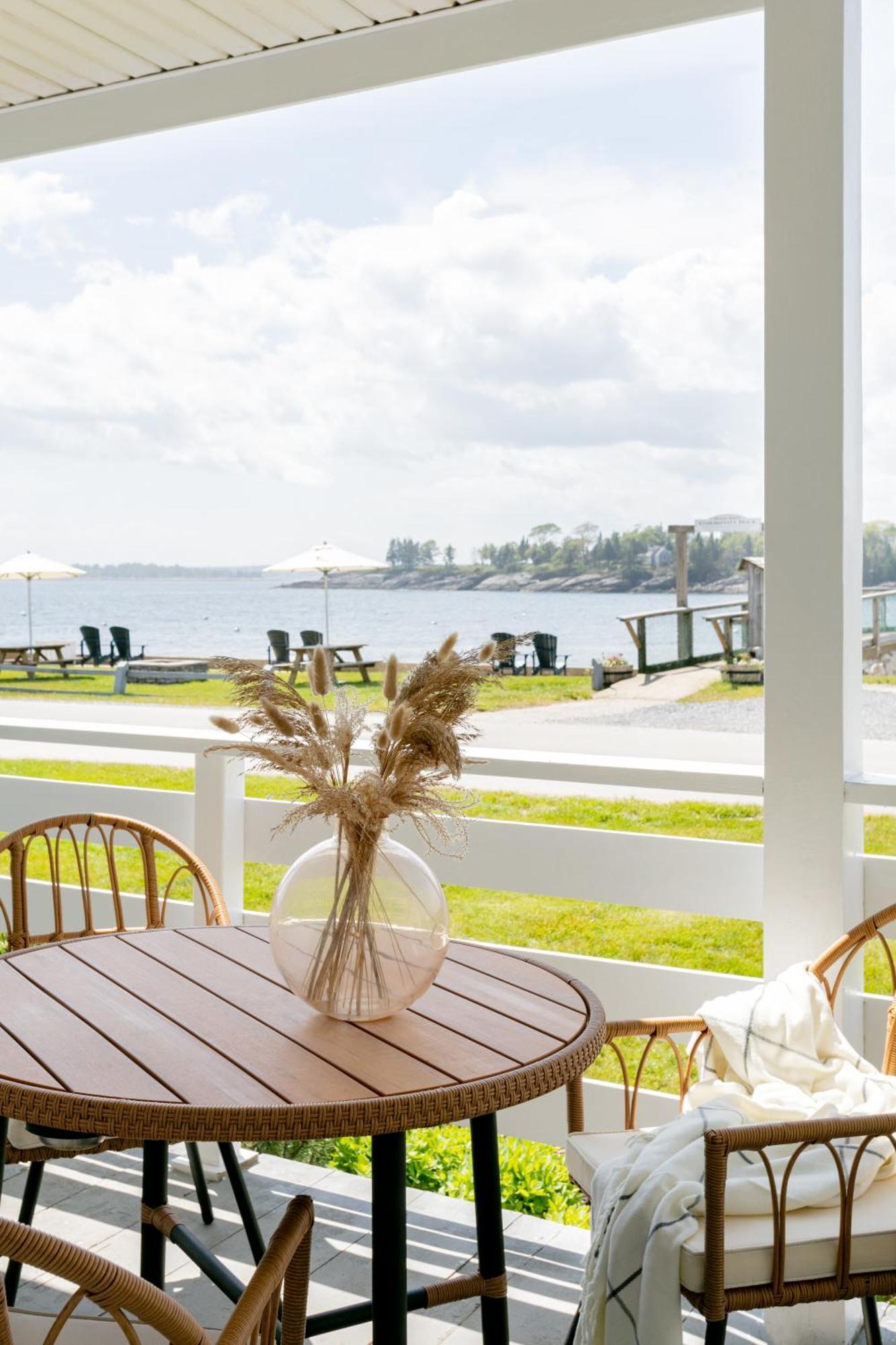 Bluebird Ocean Point Inn Esterno foto